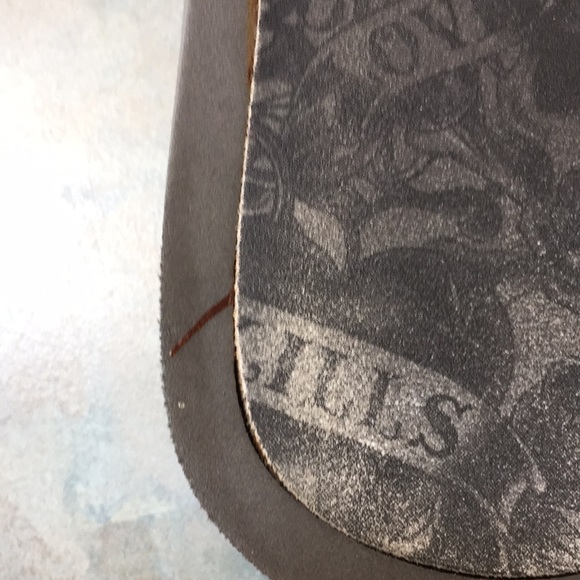 Ed Hardy flip flops ( sz 5/6) - Picture 9 of 13